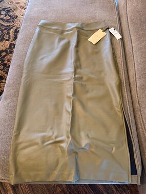 Halogen Women's Olive Green Faux Leather Midi Skirt, New with Tags, Size  6